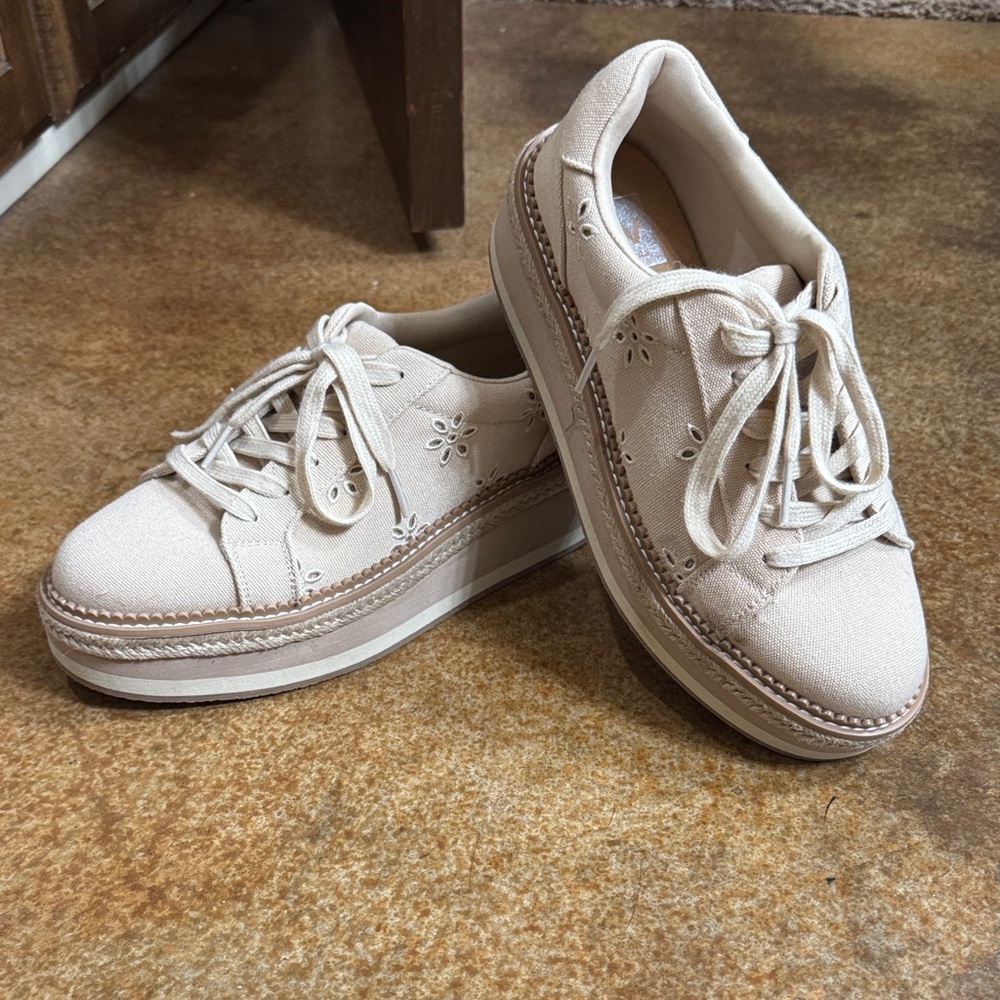 Dolce Vita tan Lace-Up Sneakers
